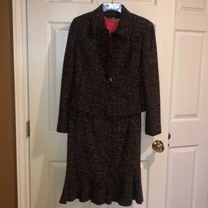 Liz Claiborne twill size 6 suit.